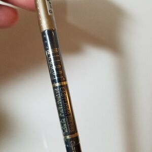 Milani easy liner charcoal retractable pencil